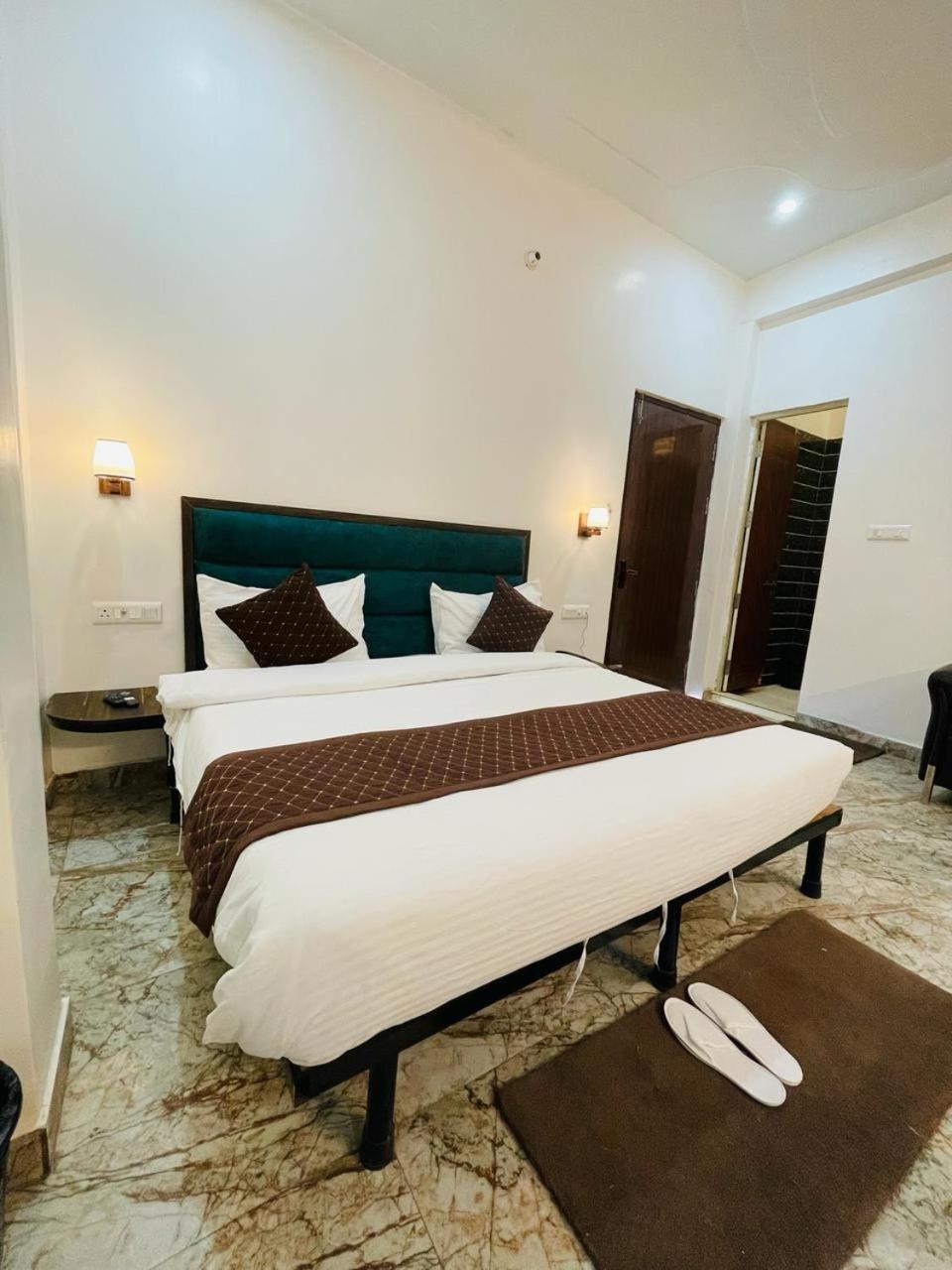 Hotel Sangam View Prayagraj Esterno foto