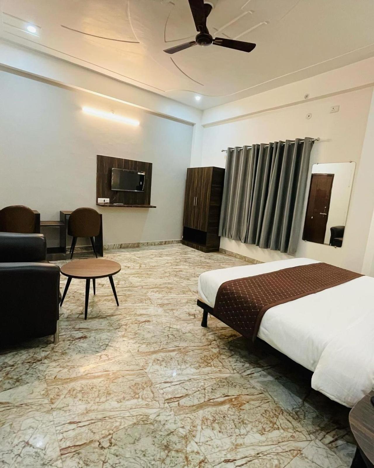 Hotel Sangam View Prayagraj Esterno foto