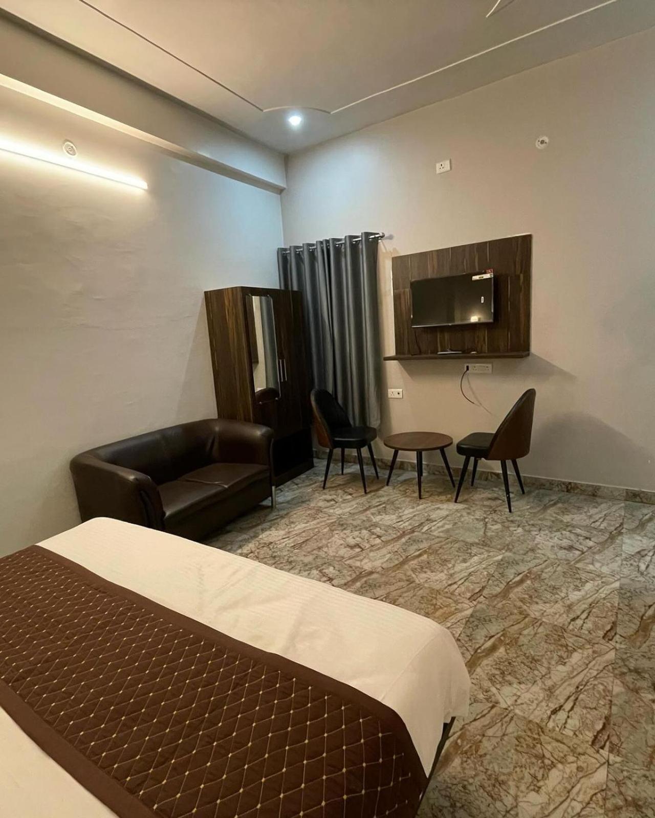 Hotel Sangam View Prayagraj Esterno foto